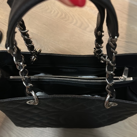 Authentic Chanel Grand caviar Shopper - Picture 7 of 10